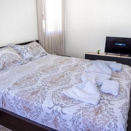 City Center Two Private Bedrooms Near Scanderbeg Square On Shared Apartment Tirana Zewnętrze zdjęcie