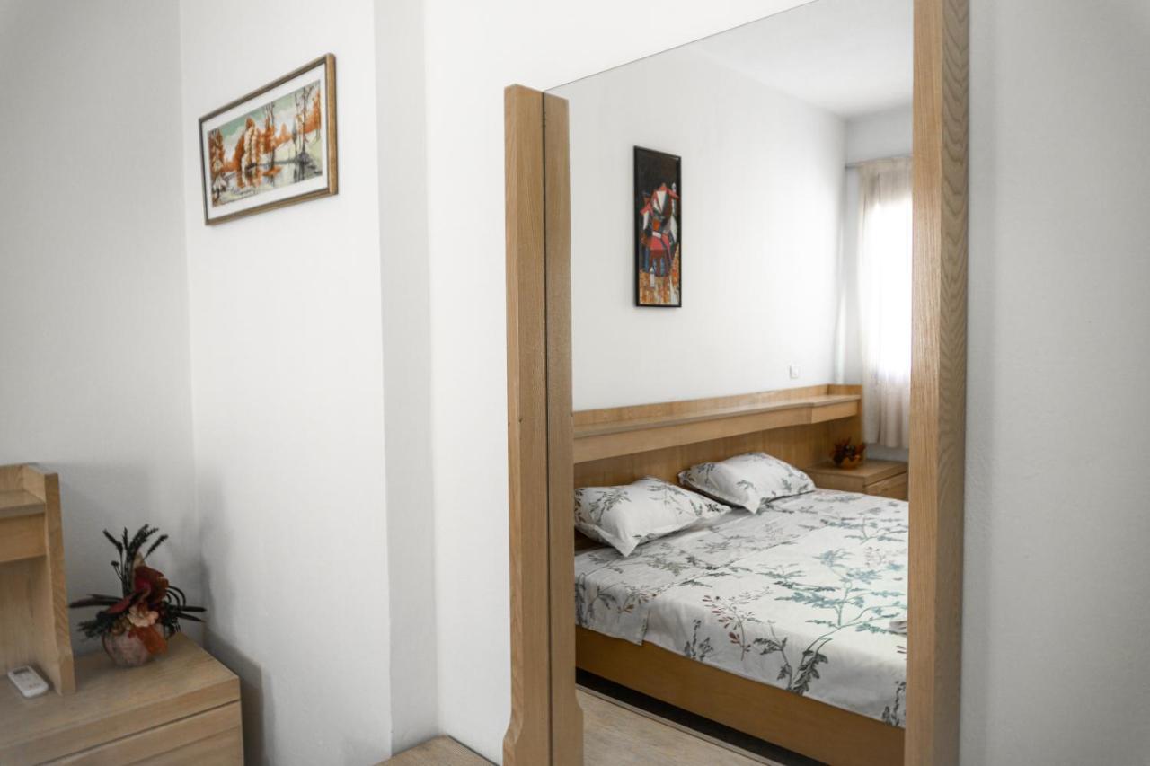 City Center Two Private Bedrooms Near Scanderbeg Square On Shared Apartment Tirana Zewnętrze zdjęcie