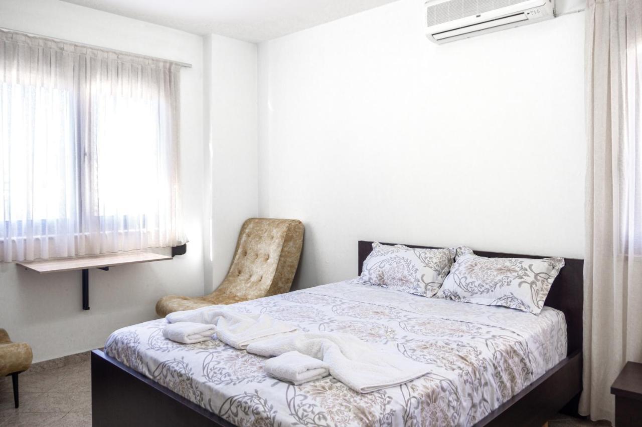 City Center Two Private Bedrooms Near Scanderbeg Square On Shared Apartment Tirana Zewnętrze zdjęcie