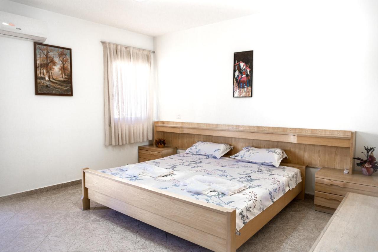 City Center Two Private Bedrooms Near Scanderbeg Square On Shared Apartment Tirana Zewnętrze zdjęcie