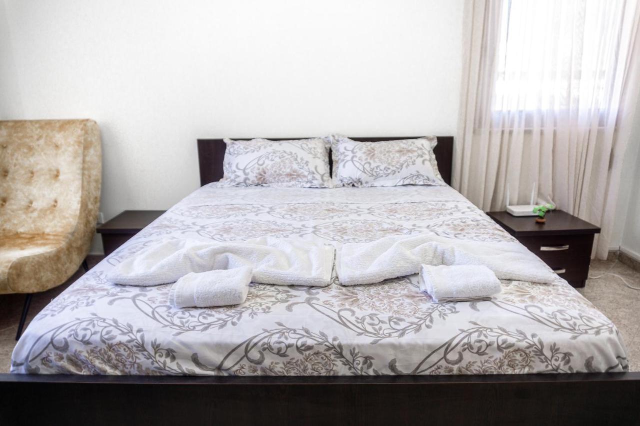 City Center Two Private Bedrooms Near Scanderbeg Square On Shared Apartment Tirana Zewnętrze zdjęcie