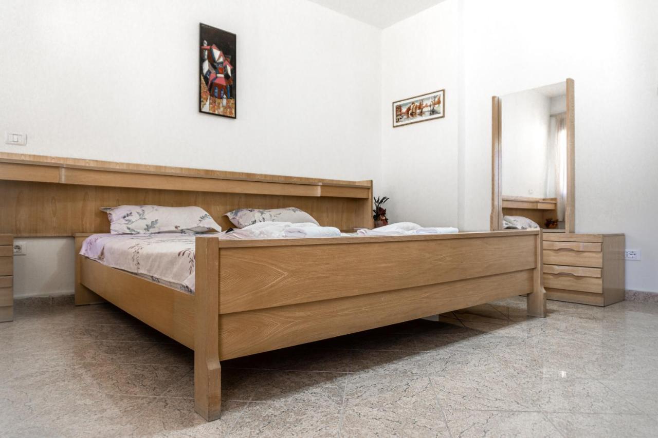 City Center Two Private Bedrooms Near Scanderbeg Square On Shared Apartment Tirana Zewnętrze zdjęcie