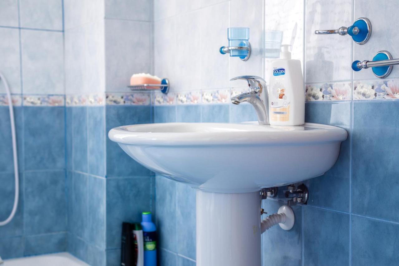 City Center Two Private Bedrooms Near Scanderbeg Square On Shared Apartment Tirana Zewnętrze zdjęcie