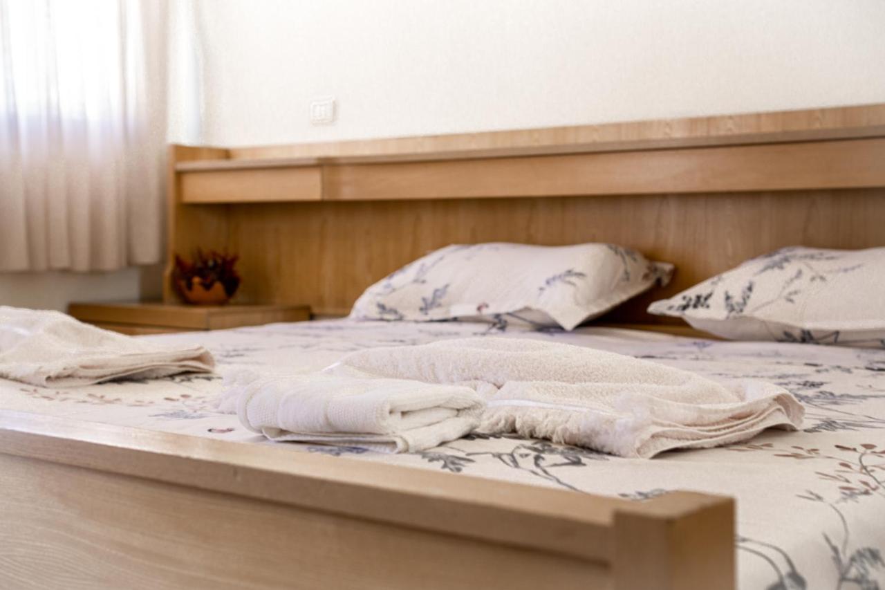City Center Two Private Bedrooms Near Scanderbeg Square On Shared Apartment Tirana Zewnętrze zdjęcie