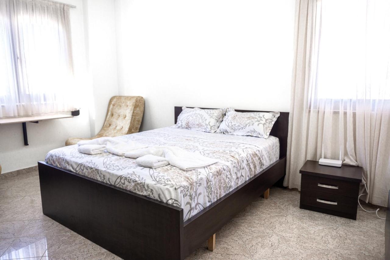 City Center Two Private Bedrooms Near Scanderbeg Square On Shared Apartment Tirana Zewnętrze zdjęcie