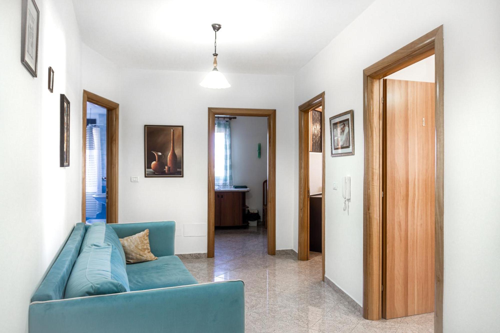 City Center Two Private Bedrooms Near Scanderbeg Square On Shared Apartment Tirana Zewnętrze zdjęcie